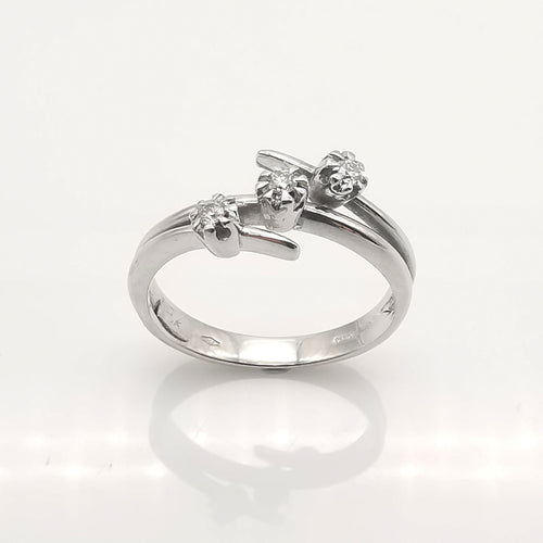 Bague 56 Bague en or et diamants 58 Facettes