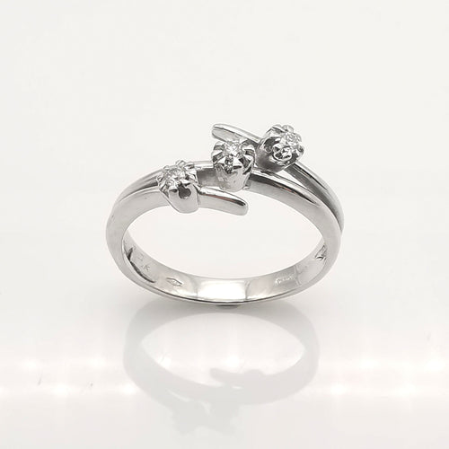 Bague 56 Bague en or et diamants 58 Facettes