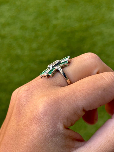 Bague 54 Bague de style Art déco en platine avec diamants et émeraudes 58 Facettes