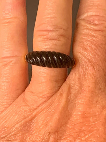 Bague 52 MELLERIO - Bague or jaune écaille 58 Facettes LOT 3445