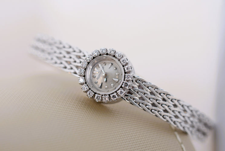 Montre Jaeger-LeCoultre - Montre femme or blanc et diamants, vers 1960 58 Facettes JLC-400