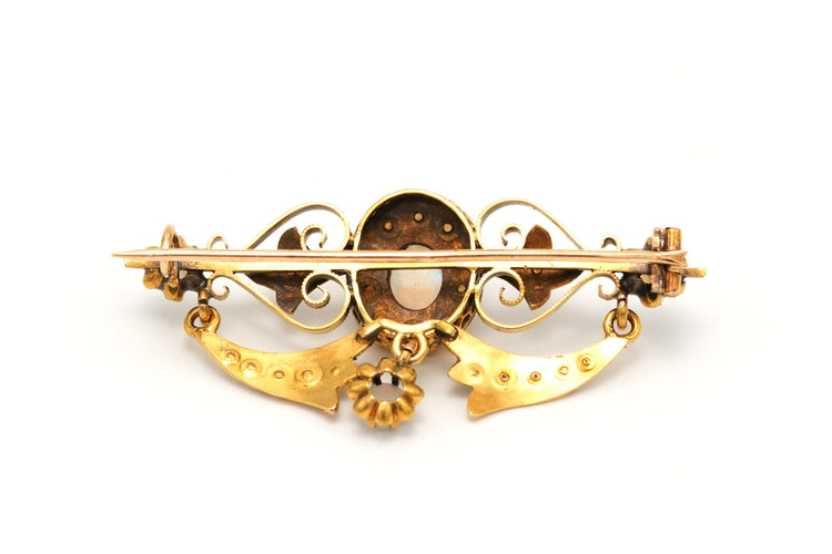 Broche Broche Art Nouveau en or jaune sertie d'opales et de perles 58 Facettes B604