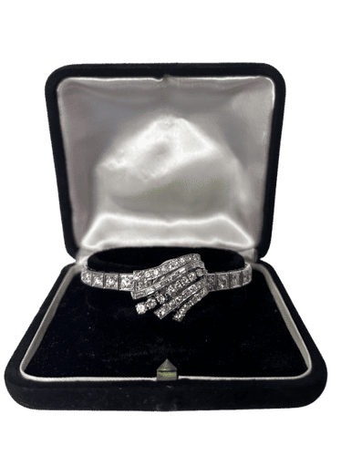 Montre Bracelet montre platine, or gris et diamants 58 Facettes 258945