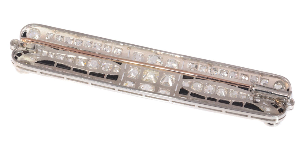 Broche Allure Art Déco : Broche en platine avec diamants et onyx contrastés 58 Facettes 19163-0166