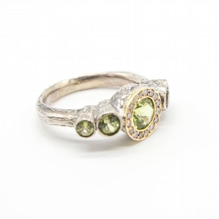 Ring aus Gelbgold, Silber und Diamanten