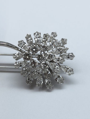 Broche BROCHE MOTIF FLORAL PLATINE ET DIAMANTS 58 Facettes 250194