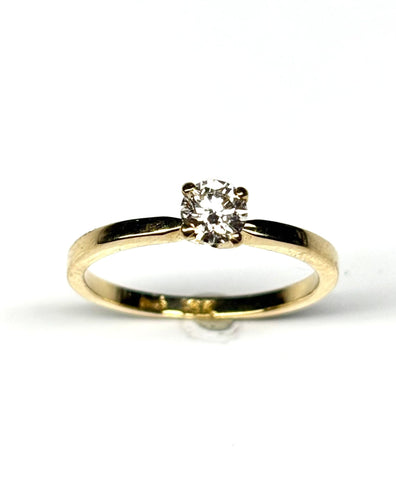 Bague 53.5 Bague solitaire en or jaune avec diamant taille brillant 58 Facettes E09