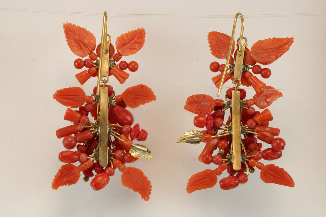 Pendientes de oro coral antiguo