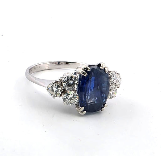 Bague 56 Bague en or blanc 18 carats ornée d'un saphir naturel de Birmanie et de diamants 58 Facettes