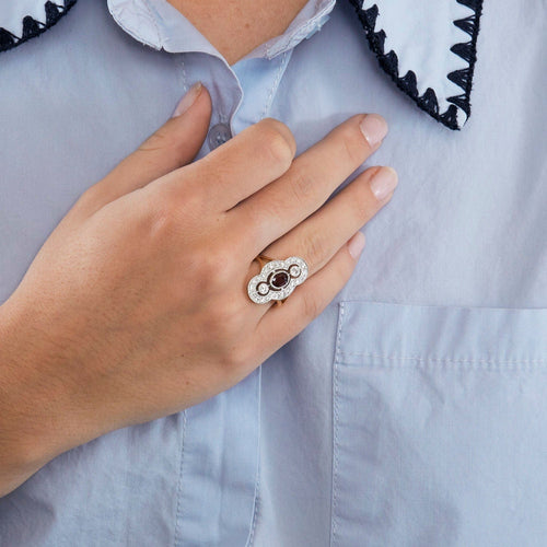 Bague 52.5 Bague Style Art Deco en or jaune, platine, diamants et centre Rubis 58 Facettes