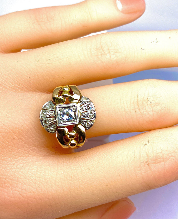 Bague 56 Bague or jaune diamants, vers 1930 58 Facettes AB449