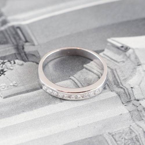 Bague Bague en or blanc avec diamants taille brillant 58 Facettes 131370C