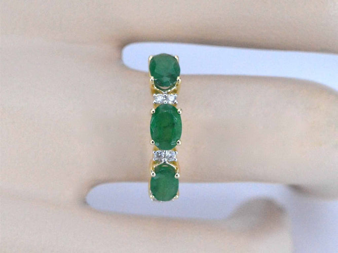 Bague Bague en or avec diamants et émeraude 58 Facettes 2127