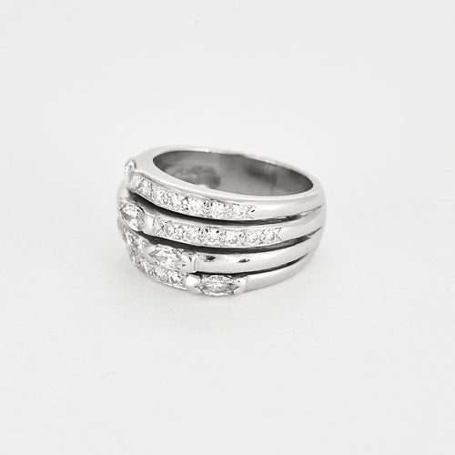 Bague 54 Large Bague en or gris et diamants 58 Facettes LOR3340