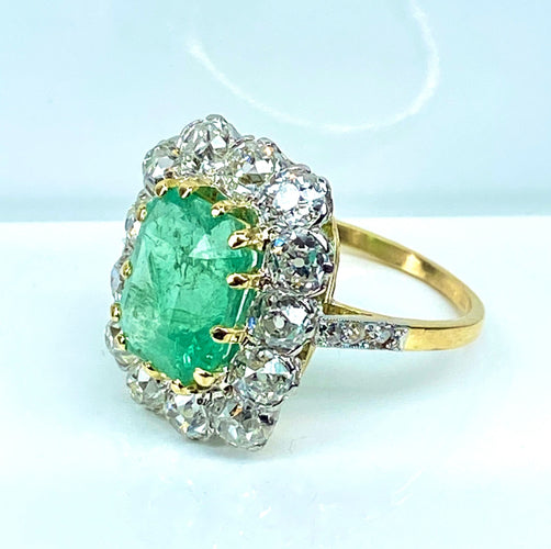 Bague 52 Bague marguerite en or 18 carats, émeraude 3,49 ct et diamants 58 Facettes AB567