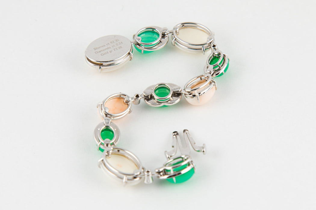 Bracelet Bracelet or gris serti de corail blanc et de chrysoprases 58 Facettes 175307