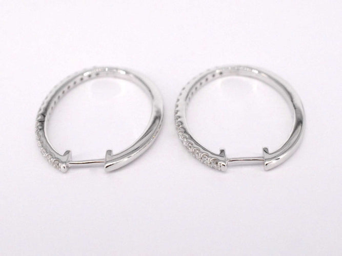 Boucles d'oreilles Boucles d'oreilles créoles en or blanc avec diamants 58 Facettes 2051