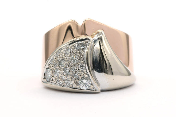 Bague 49 Bague contemporaine en or jaune et blanc sertie de diamants 58 Facettes 21625