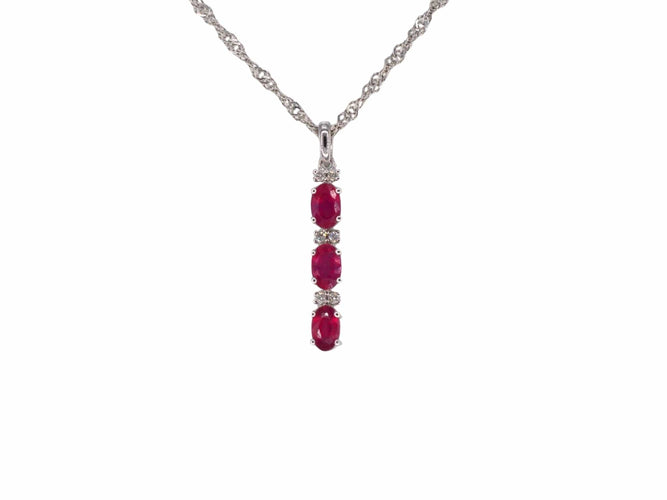 Pendentif Pendentif en or blanc avec diamants et rubis 58 Facettes 2138