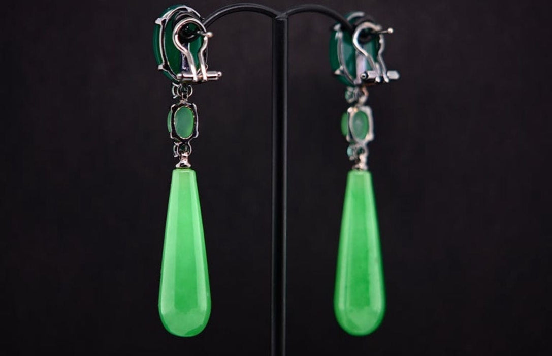 Boucles d'oreilles Earrings in Green Agate and Jade Set with 32-Carat Emeralds 58 Facettes