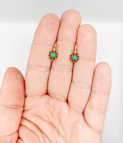 Boucles d'oreilles Dormeuses or jaune, cabochons de turquoises sur monture en fleur (circa 1900) 58 Facettes A05448