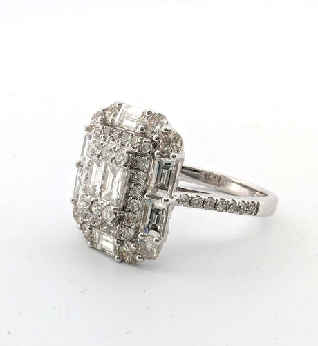 Bague 52 Bague en or blanc avec diamants baguette et brillants 58 Facettes