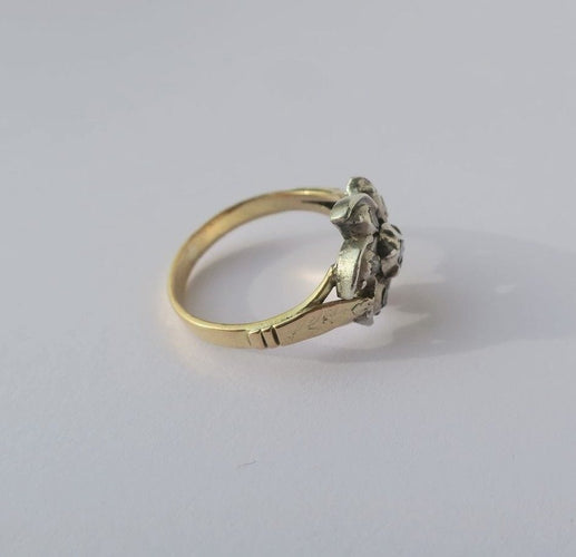 Bague 57 Bague marguerite régionale diamants fin XVIIIe - début XIXe 58 Facettes