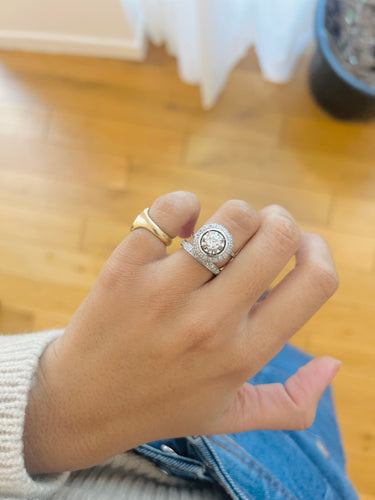 Bague 50 Alliance américaine en or blanc 18 carats et diamants taille ancienne 58 Facettes