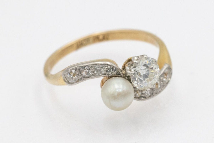 Bague 55 Bague « toi et moi » en or jaune et platine avec perle et diamants, première moitié du XXe siècle. 58 Facettes 11480