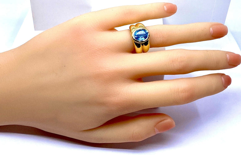 Bague 52 Bague en or jaune et topaze bleue 58 Facettes AB611