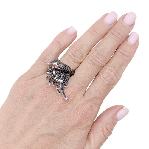 Bague 51 Bague Boucheron, "Animaux de Collection : "Cypris, le Cygne", or blanc, saphirs, diamants, rubis. 58 Facettes 34866