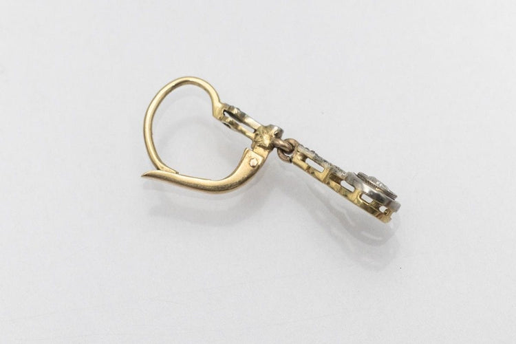 Boucles d'oreilles Boucles d'oreilles anciennes en or et platine avec diamants, première moitié du XXe siècle. 58 Facettes 10505