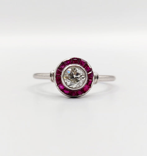 Bague 54.5 Bague cible art deco Platine diamant taille ancienne et rubis synthétiques calibrés (circa 1910) 58 Facettes A05992