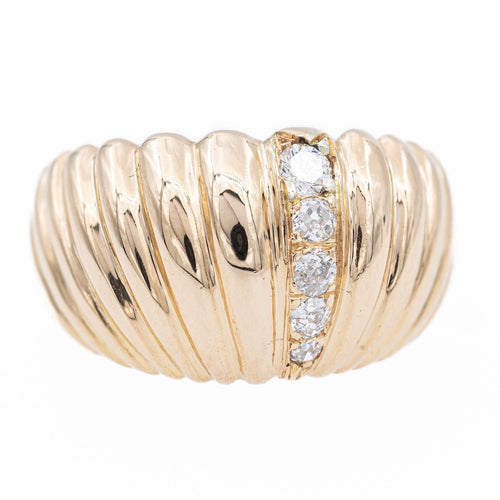 Yellow gold diamond ring 
