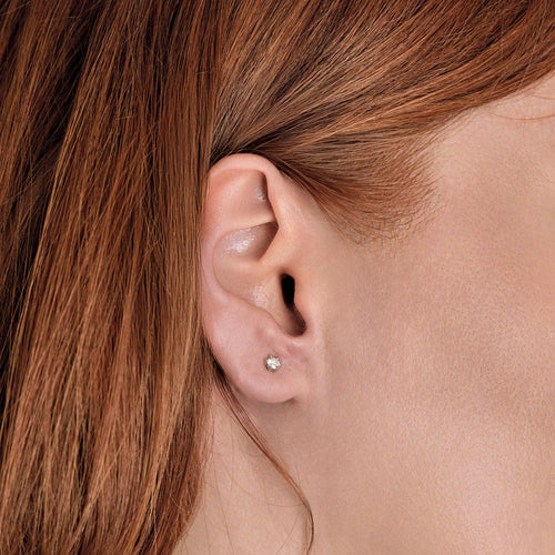 Pereche de cercei din aur alb și diamante 