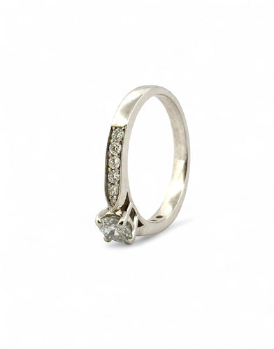 Bague 54 Solitaire en or blanc et diamants 58 Facettes