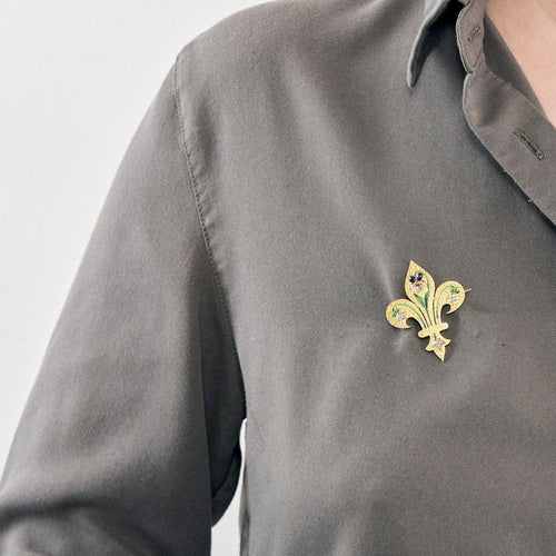 Broche Broche fleur de Lys, or jaune, émail, diamants, saphir et rubis 58 Facettes LIS1811