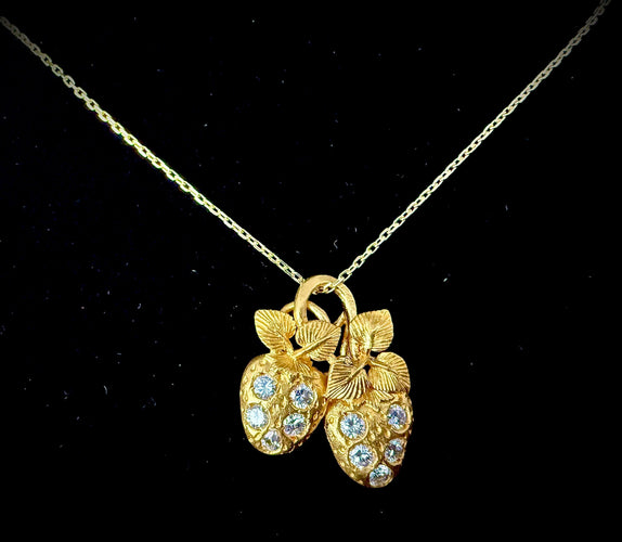 Pendentif Pendentif or jaune fraises serti de brillants 58 Facettes