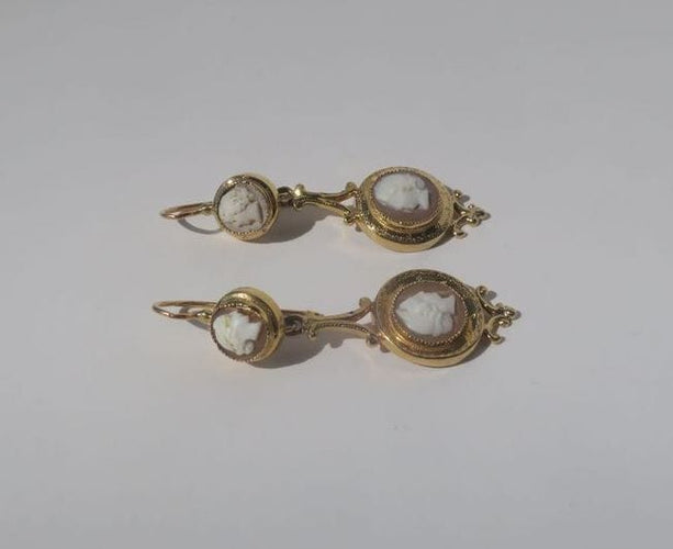 Boucles d'oreilles Boucles d'oreilles dormeuses 19e pendantes camées 58 Facettes