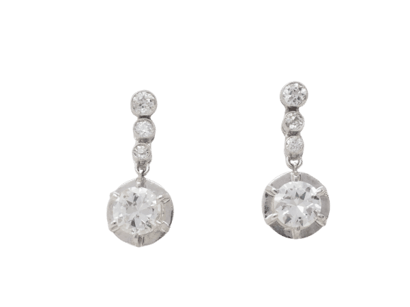 Boucles d'oreilles Paire de dormeuses anciennes en or blanc et diamants 58 Facettes 32108