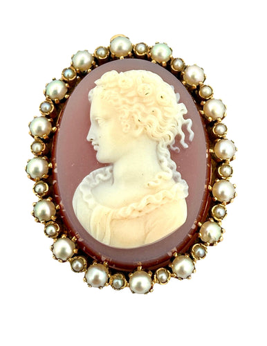 Broche Broche camée ancienne en or 18k et demi-perles – poinçon tête d’aigle – XIXᵉ siècle 58 Facettes