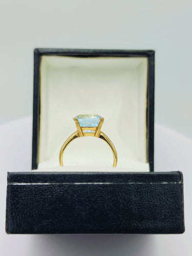 Bague 50 Bague en or avec topaze bleu clair 58 Facettes