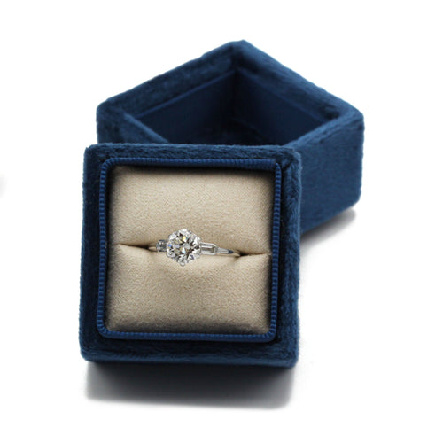 Bague 52 Bague - Or blanc et diamants 58 Facettes 1135