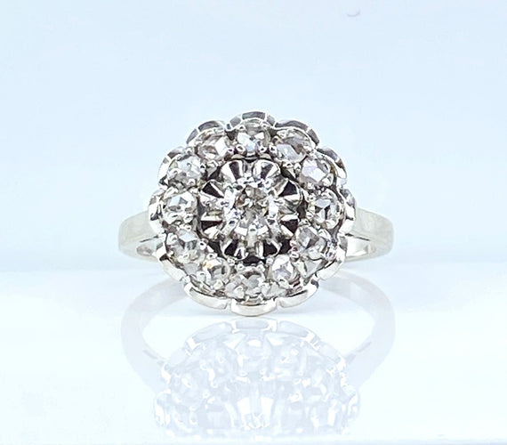 Bague 54 Bague marguerite en or blanc, platine et diamants 58 Facettes AB625