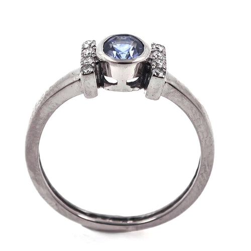 Bague Bague en or avec saphir bleu de Ceylan sans chaleur et diamants 58 Facettes AO-0005