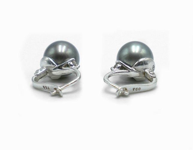 Boucles d'oreilles Boucles d'oreilles en or blanc 18 carats et perles de Tahiti naturelles 58 Facettes