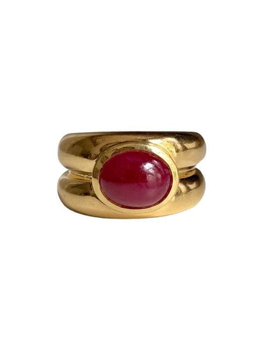 Bague 54 Importante bague, en or jaune et rubis 58 Facettes