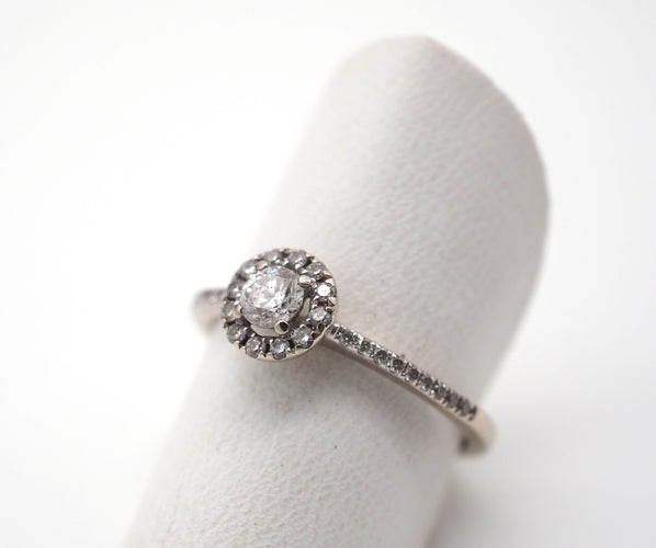 Bague 52 Bague or blanc diamants 58 Facettes