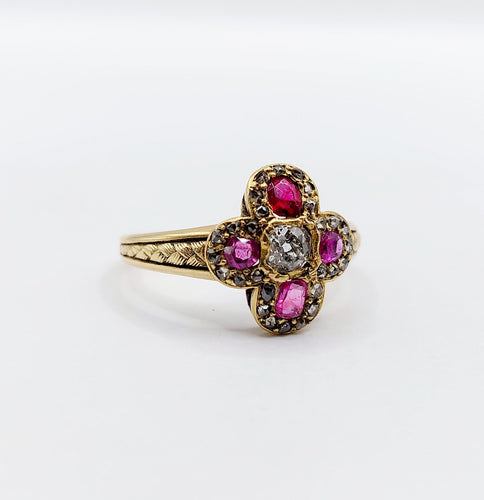 Bague 56 Bague fleur antique or jaune, diamant, saphirs roses et diamants 58 Facettes A05621
