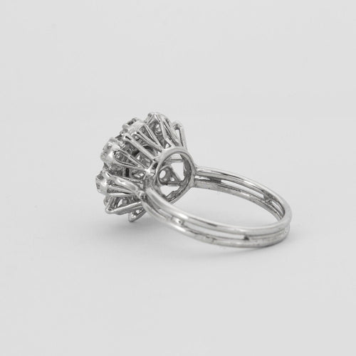 Bague 53 BAGUE MARGUERITE DIAMANTS EN PLATINE 58 Facettes